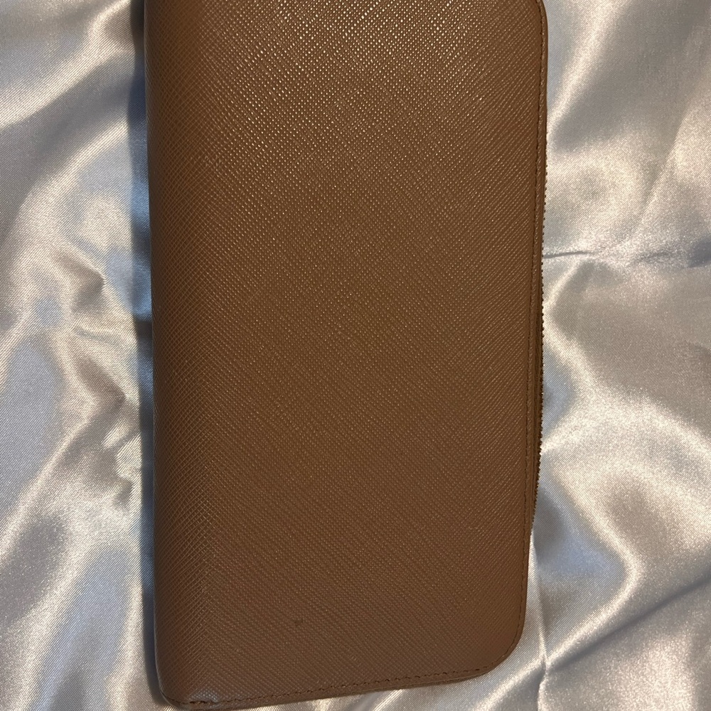 Prada Wallet - Picture 6 of 6
